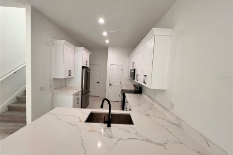 Casa en alquiler en Orlando, Florida, 4 dormitorios, 174.84 m2 № 1902729 - foto 12