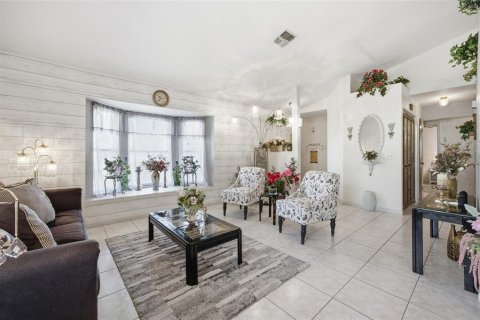 Villa ou maison à vendre à Ocala, Floride: 3 chambres, 234.95 m2 № 2132029 - photo 4