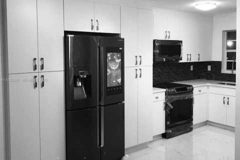 Appartement à louer à Miami, Floride: 1 chambre, 63.17 m2 № 1990880 - photo 4