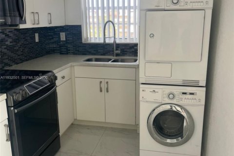 Appartement à louer à Miami, Floride: 1 chambre, 63.17 m2 № 1990880 - photo 3