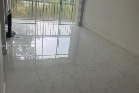 Appartement à louer à Miami, Floride: 1 chambre, 63.17 m2 № 1990880 - photo 1