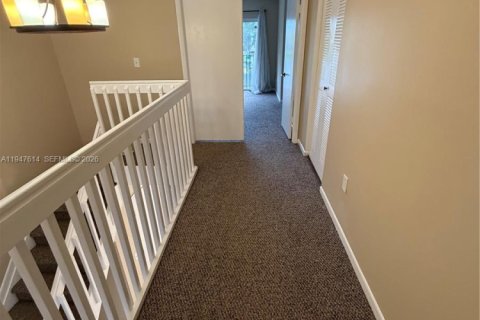 Снять в аренду таунхаус в Пемброк-Пайнс, Флорида 2 спальни, 113.9м2, № 2003791 - фото 11