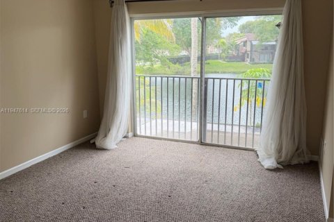 Снять в аренду таунхаус в Пемброк-Пайнс, Флорида 2 спальни, 113.9м2, № 2003791 - фото 13