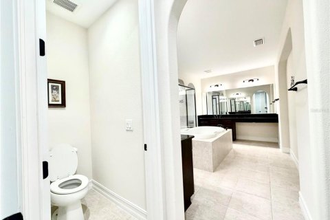 Casa en venta en Wesley Chapel, Florida, 5 dormitorios, 378.02 m2 № 2152362 - foto 28