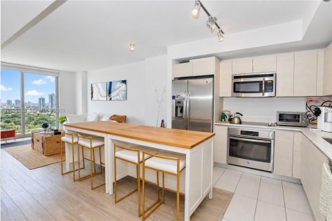 Condo in Miami, Florida, 1 bedroom № 2383245