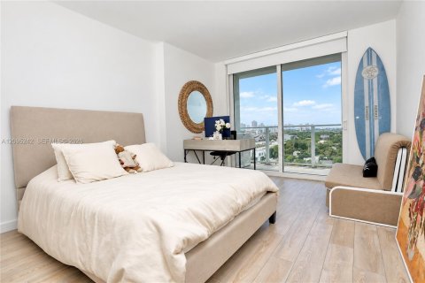 Condo in Miami, Florida, 1 bedroom  № 2383245 - photo 4