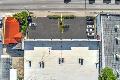 Купить коммерческую недвижимость в Майами, Флорида № 2020848 - фото 6