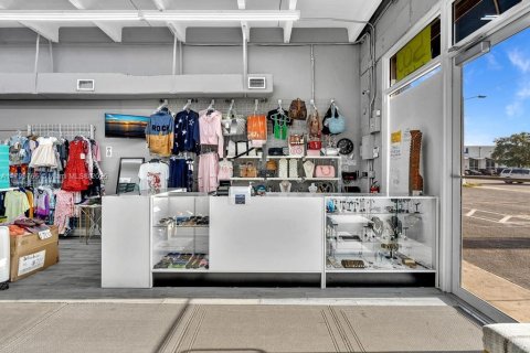 Купить коммерческую недвижимость в Майами, Флорида № 2020848 - фото 12