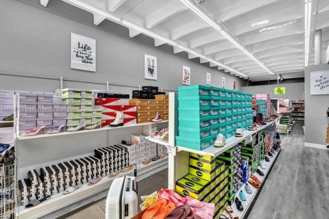 Купить коммерческую недвижимость в Майами, Флорида № 2020848 - фото 11