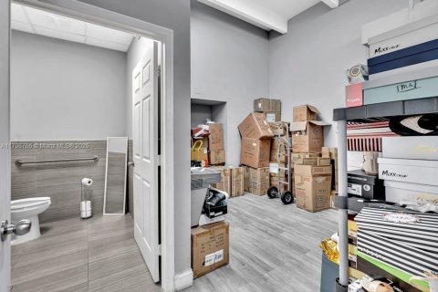 Купить коммерческую недвижимость в Майами, Флорида № 2020848 - фото 19