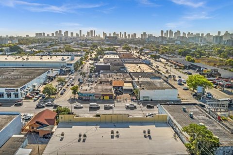 Купить коммерческую недвижимость в Майами, Флорида № 2020848 - фото 26