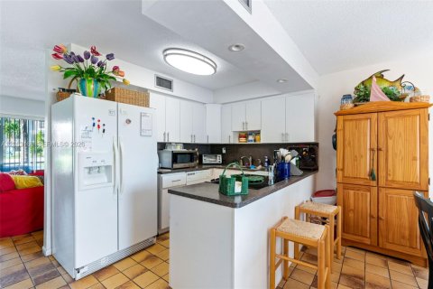 Townhouse in Key Largo, Florida 2 bedrooms, 91.97 sq.m. № 2265493 - photo 6