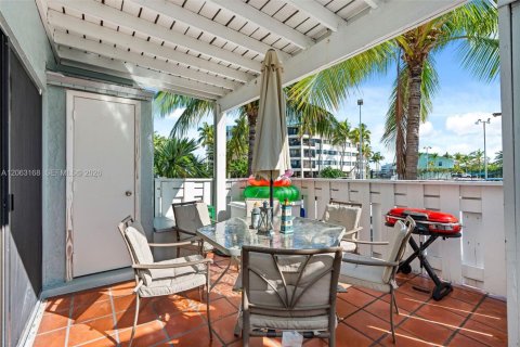 Townhouse in Key Largo, Florida 2 bedrooms, 91.97 sq.m. № 2265493 - photo 3