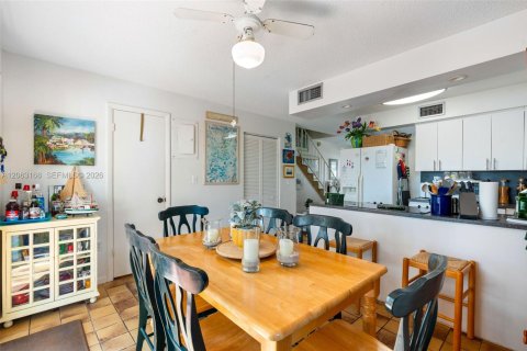 Townhouse in Key Largo, Florida 2 bedrooms, 91.97 sq.m. № 2265493 - photo 11