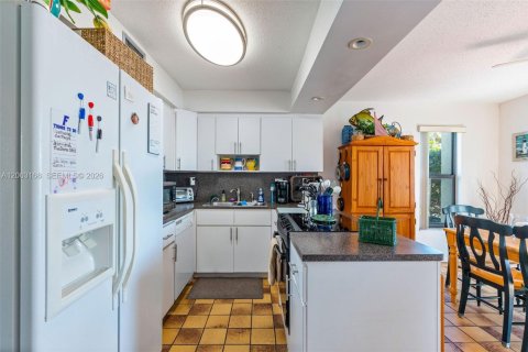 Townhouse in Key Largo, Florida 2 bedrooms, 91.97 sq.m. № 2265493 - photo 8