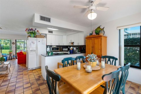 Townhouse in Key Largo, Florida 2 bedrooms, 91.97 sq.m. № 2265493 - photo 5