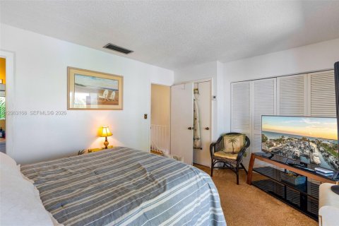 Townhouse in Key Largo, Florida 2 bedrooms, 91.97 sq.m. № 2265493 - photo 18