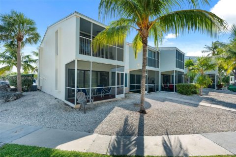 Townhouse in Key Largo, Florida 2 bedrooms, 91.97 sq.m. № 2265493 - photo 28