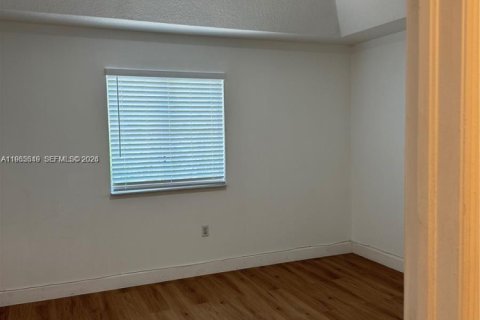 Touwnhouse à louer à Homestead, Floride: 3 chambres, 140.19 m2 № 2027351 - photo 8