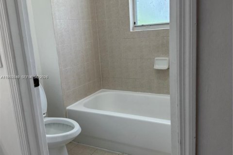 Touwnhouse à louer à Homestead, Floride: 3 chambres, 140.19 m2 № 2027351 - photo 7