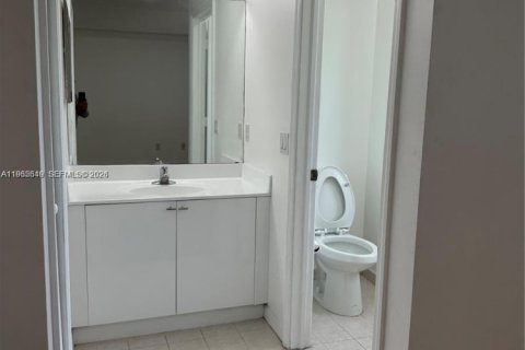 Touwnhouse à louer à Homestead, Floride: 3 chambres, 140.19 m2 № 2027351 - photo 10