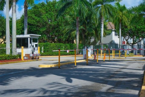 Touwnhouse à louer à Homestead, Floride: 3 chambres, 140.19 m2 № 2027351 - photo 12