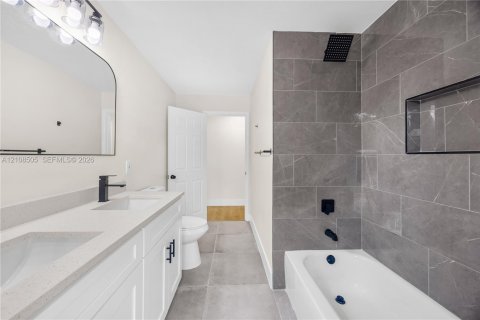 Villa ou maison à vendre à Boynton Beach, Floride: 5 chambres, 164.99 m2 № 2421565 - photo 3