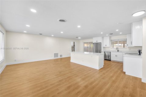 Villa ou maison à vendre à Boynton Beach, Floride: 5 chambres, 164.99 m2 № 2421565 - photo 5