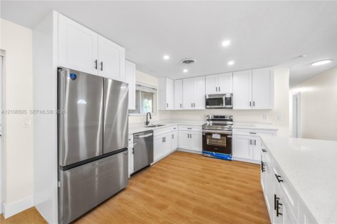 Villa ou maison à vendre à Boynton Beach, Floride: 5 chambres, 164.99 m2 № 2421565 - photo 12