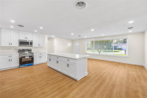 Villa ou maison à vendre à Boynton Beach, Floride: 5 chambres, 164.99 m2 № 2421565 - photo 8