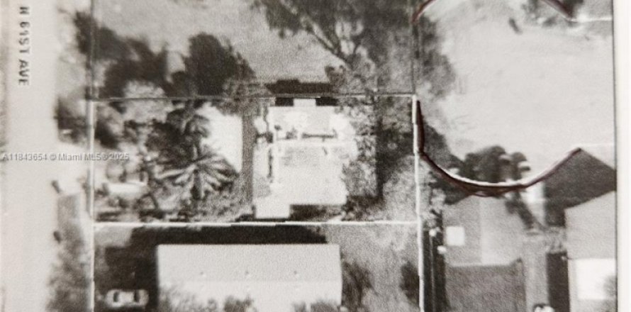 Land in Hollywood, Florida № 1940440