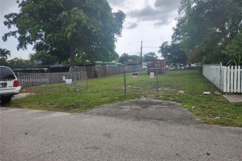 Land in Hollywood, Florida № 1940440 - photo 3