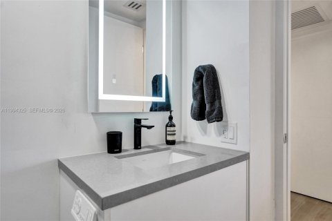 Condominio en venta en Miami, Florida, 2 dormitorios, 142.6 m2 № 2055970 - foto 15