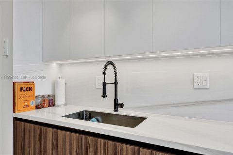 Condominio en venta en Miami, Florida, 2 dormitorios, 142.6 m2 № 2055970 - foto 10