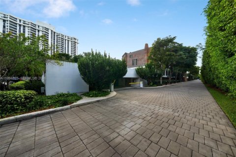 Condominio en venta en Miami, Florida, 2 dormitorios, 142.6 m2 № 2055970 - foto 26