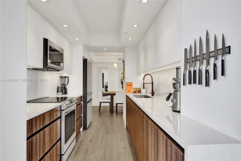 Condominio en venta en Miami, Florida, 2 dormitorios, 142.6 m2 № 2055970 - foto 11