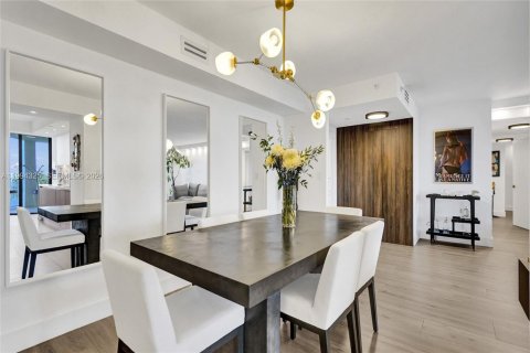 Condominio en venta en Miami, Florida, 2 dormitorios, 142.6 m2 № 2055970 - foto 7