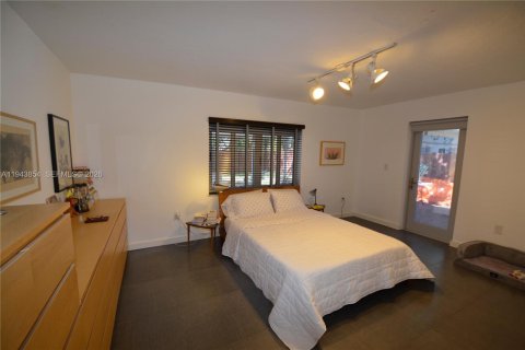 Villa ou maison à vendre à Miami, Floride: 3 chambres, 148.55 m2 № 2000810 - photo 19