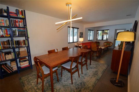 Casa en Miami, Florida 3 dormitorios, 148.55 m2 № 2000810