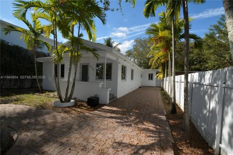 Villa ou maison à vendre à Miami, Floride: 3 chambres, 148.55 m2 № 2000810 - photo 23
