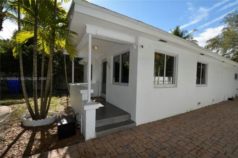 Villa ou maison à vendre à Miami, Floride: 3 chambres, 148.55 m2 № 2000810 - photo 24