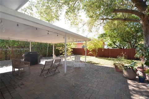Villa ou maison à vendre à Miami, Floride: 3 chambres, 148.55 m2 № 2000810 - photo 25