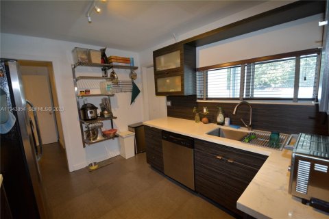 Villa ou maison à vendre à Miami, Floride: 3 chambres, 148.55 m2 № 2000810 - photo 16