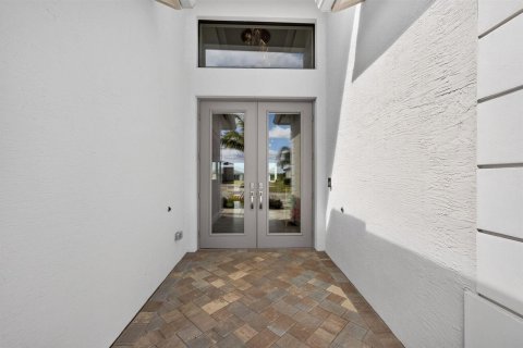 House in Port St. Lucie, Florida 3 bedrooms, 260.03 sq.m. № 2429783 - photo 7