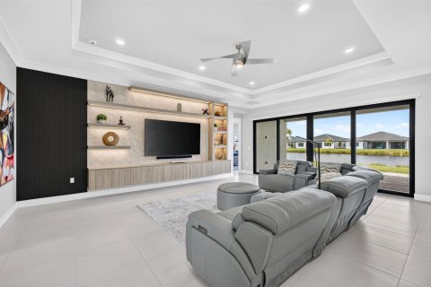 House in Port St. Lucie, Florida 3 bedrooms, 260.03 sq.m. № 2429783 - photo 18