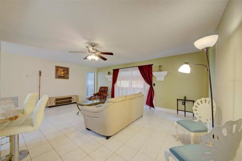 Casa en venta en Spring Hill, Florida, 3 dormitorios, 112.32 m2 № 2387541 - foto 25