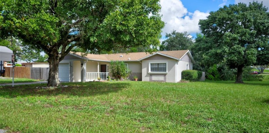 Casa en Spring Hill, Florida 3 dormitorios, 112.32 m2 № 2387541