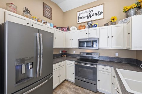 House in Land O' Lakes, Florida 2 bedrooms, 124.58 sq.m. № 2210071 - photo 8