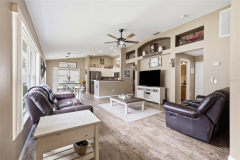 House in Land O' Lakes, Florida 2 bedrooms, 124.58 sq.m. № 2210071 - photo 3