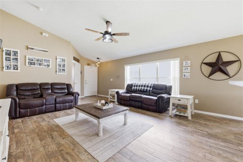 House in Land O' Lakes, Florida 2 bedrooms, 124.58 sq.m. № 2210071 - photo 4